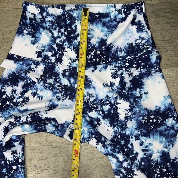 Onzie, Stardust Galaxy Print High Rise Midi Length Basic Legging Women’s X-Small - Picture 3 of 9